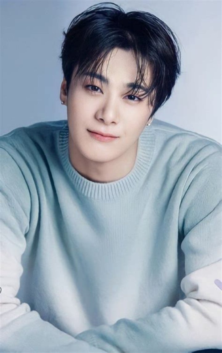 Moonbin